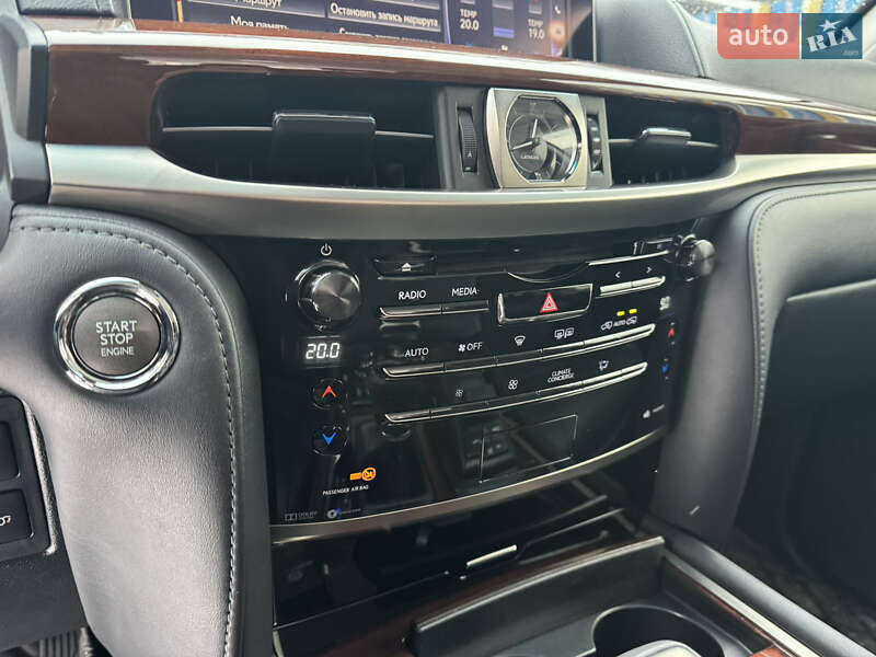 Внедорожник / Кроссовер Lexus LX 2015 в Киеве