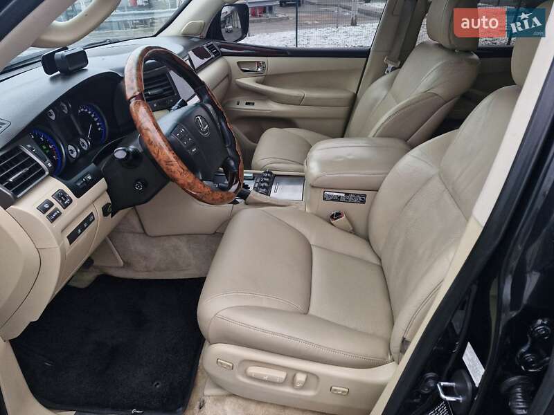 Внедорожник / Кроссовер Lexus LX 2008 в Николаеве