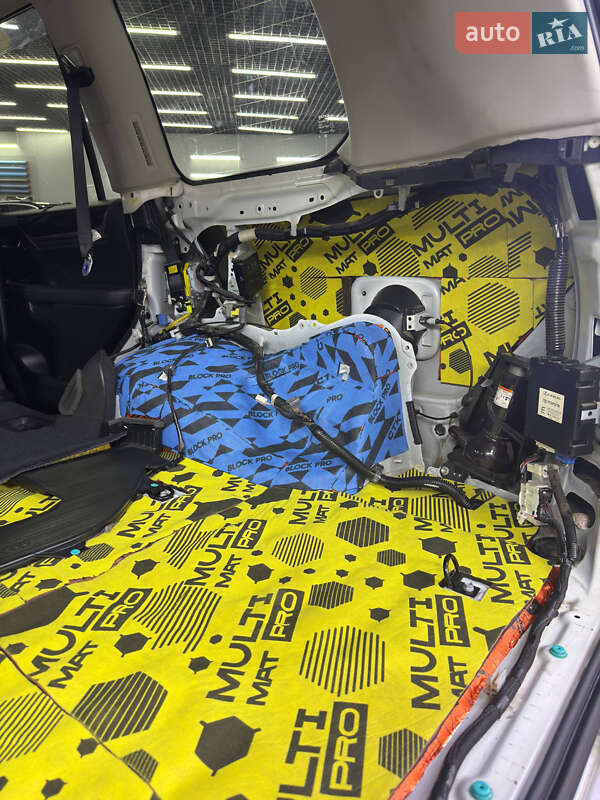 Позашляховик / Кросовер Lexus LX 2015 в Одесі