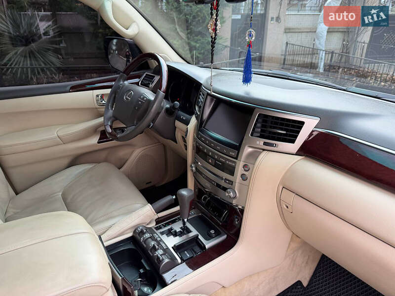Внедорожник / Кроссовер Lexus LX 2013 в Одессе