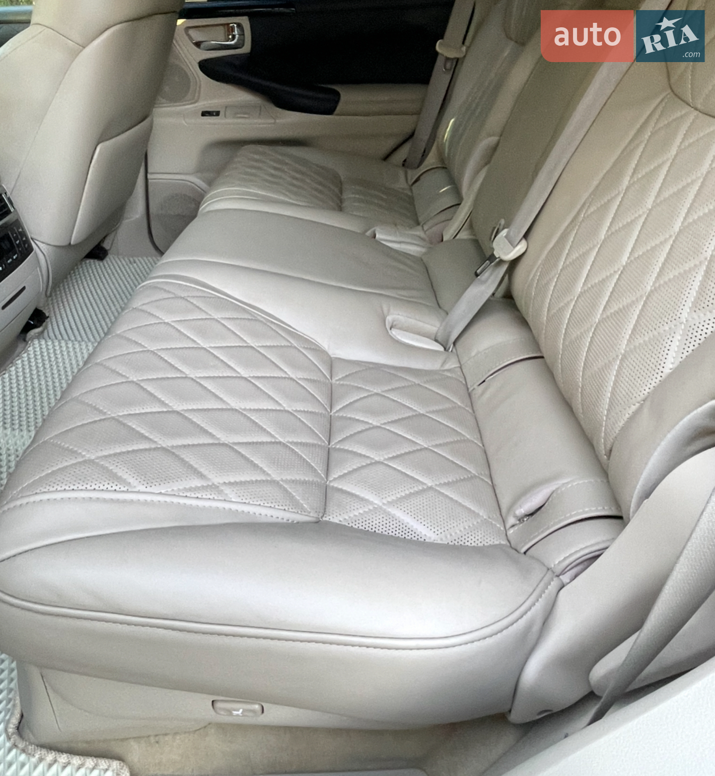 2011 Lexus LX - мініатюра 21