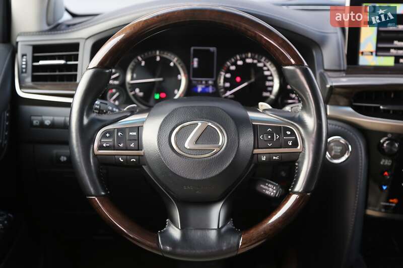 Внедорожник / Кроссовер Lexus LX 2016 в Киеве