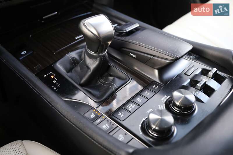 Внедорожник / Кроссовер Lexus LX 2016 в Киеве