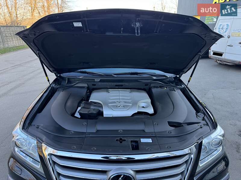 Внедорожник / Кроссовер Lexus LX 2013 в Кривом Роге