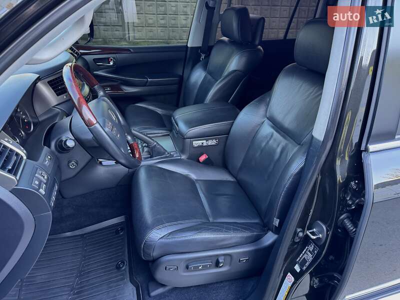 Внедорожник / Кроссовер Lexus LX 2013 в Кривом Роге