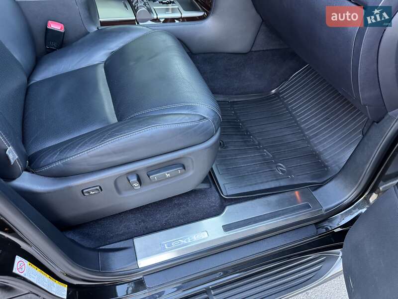 Внедорожник / Кроссовер Lexus LX 2013 в Кривом Роге