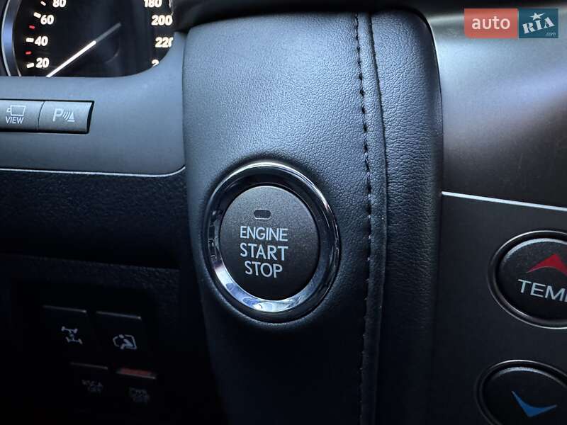 Внедорожник / Кроссовер Lexus LX 2013 в Кривом Роге