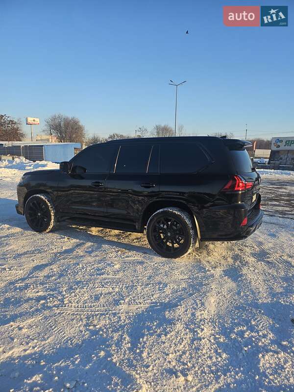 Позашляховик / Кросовер Lexus LX 2016 в Дніпрі