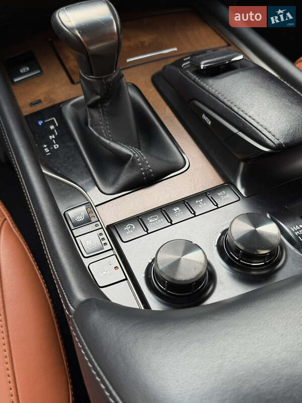 Внедорожник / Кроссовер Lexus LX 2016 в Одессе