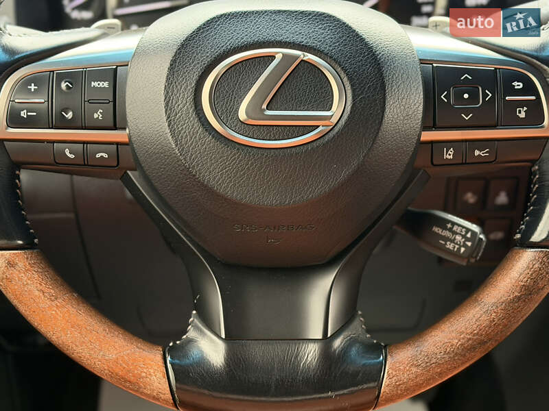 Внедорожник / Кроссовер Lexus LX 2016 в Одессе