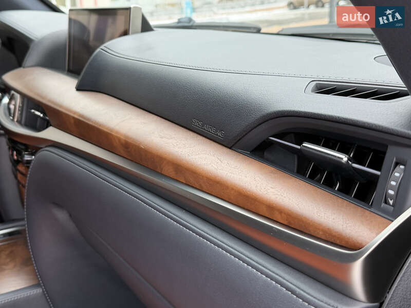 Внедорожник / Кроссовер Lexus LX 2016 в Одессе