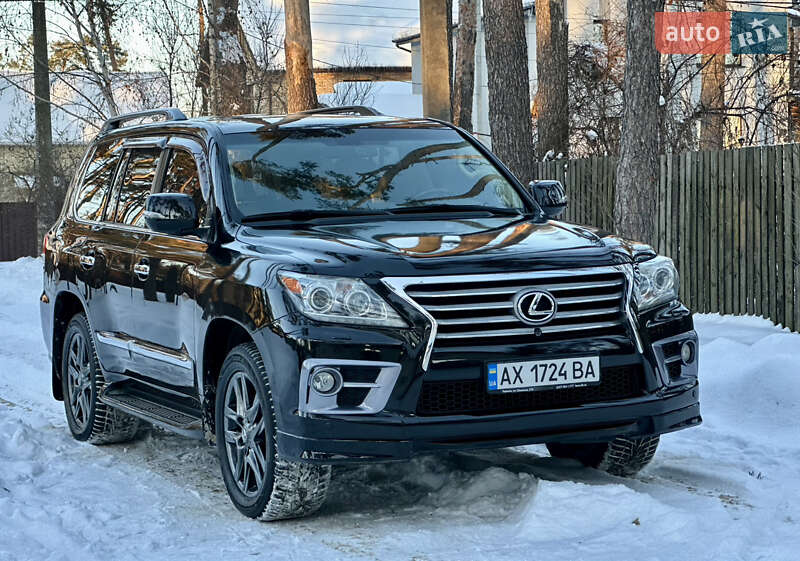 Внедорожник / Кроссовер Lexus LX 2013 в Киеве