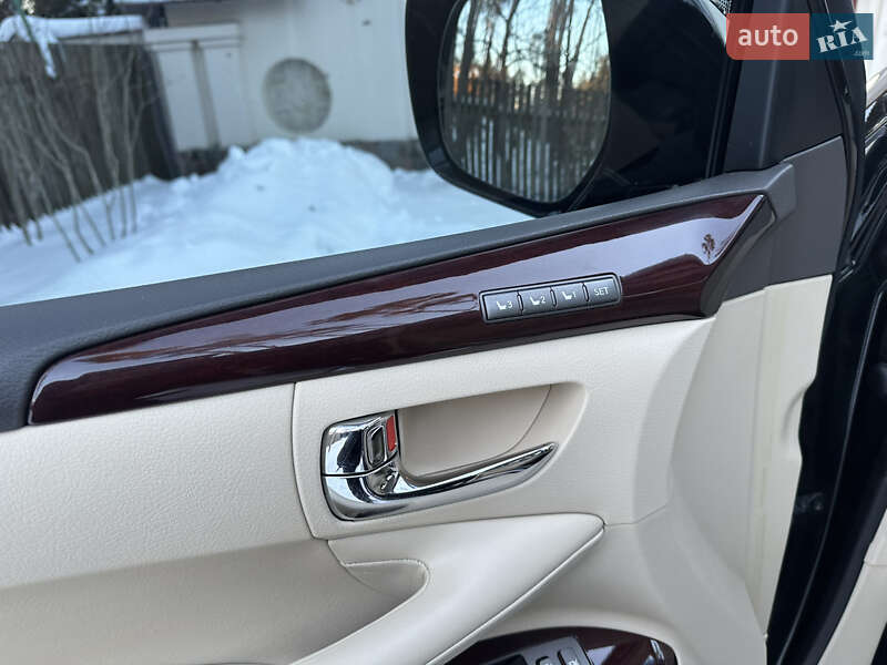 Внедорожник / Кроссовер Lexus LX 2013 в Киеве