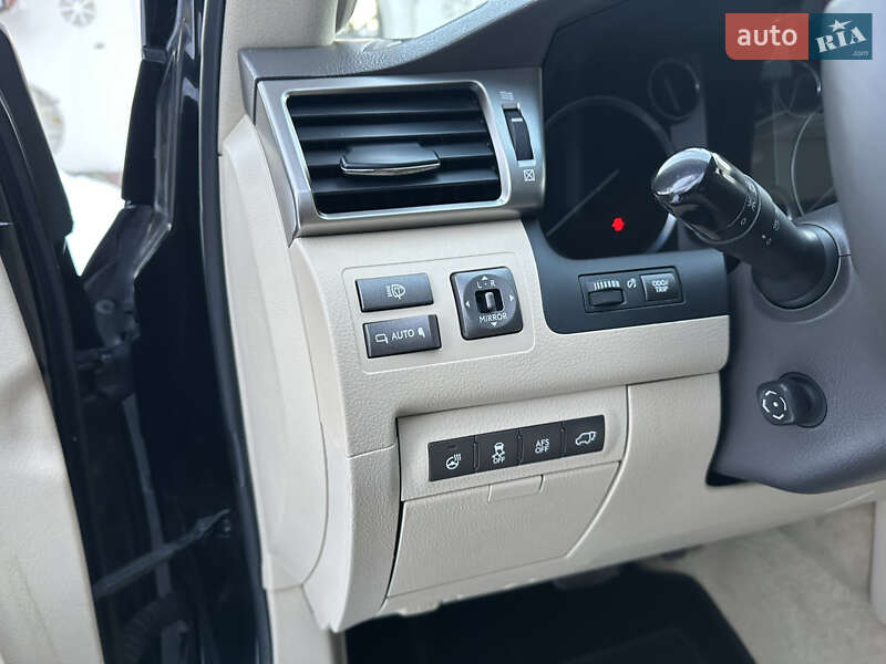 Внедорожник / Кроссовер Lexus LX 2013 в Киеве