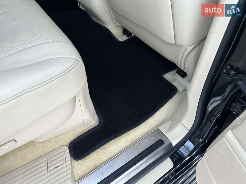 Внедорожник / Кроссовер Lexus LX 2013 в Киеве