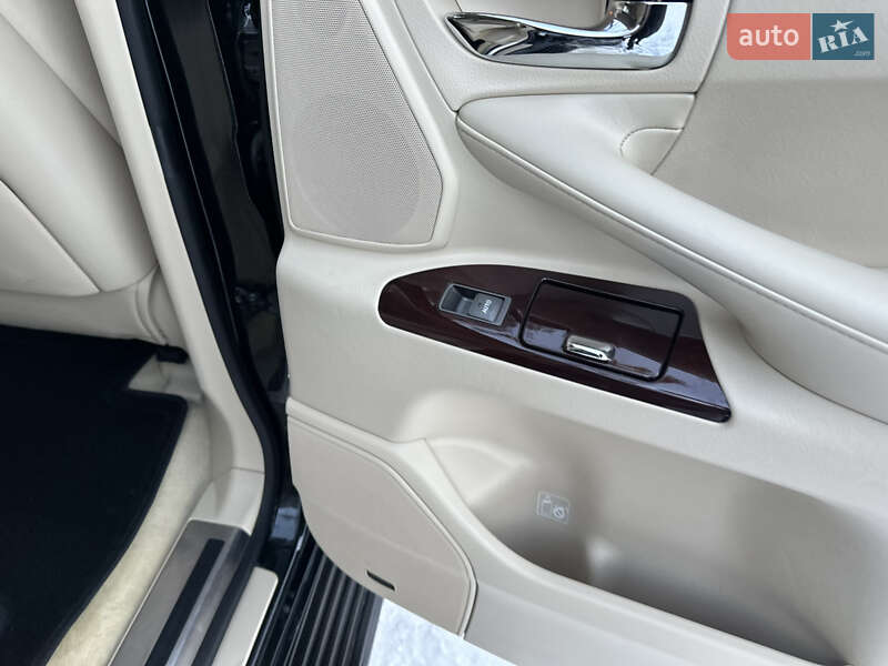 Внедорожник / Кроссовер Lexus LX 2013 в Киеве