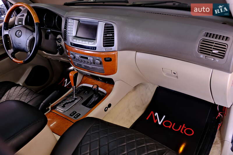 Позашляховик / Кросовер Lexus LX 2003 в Одесі