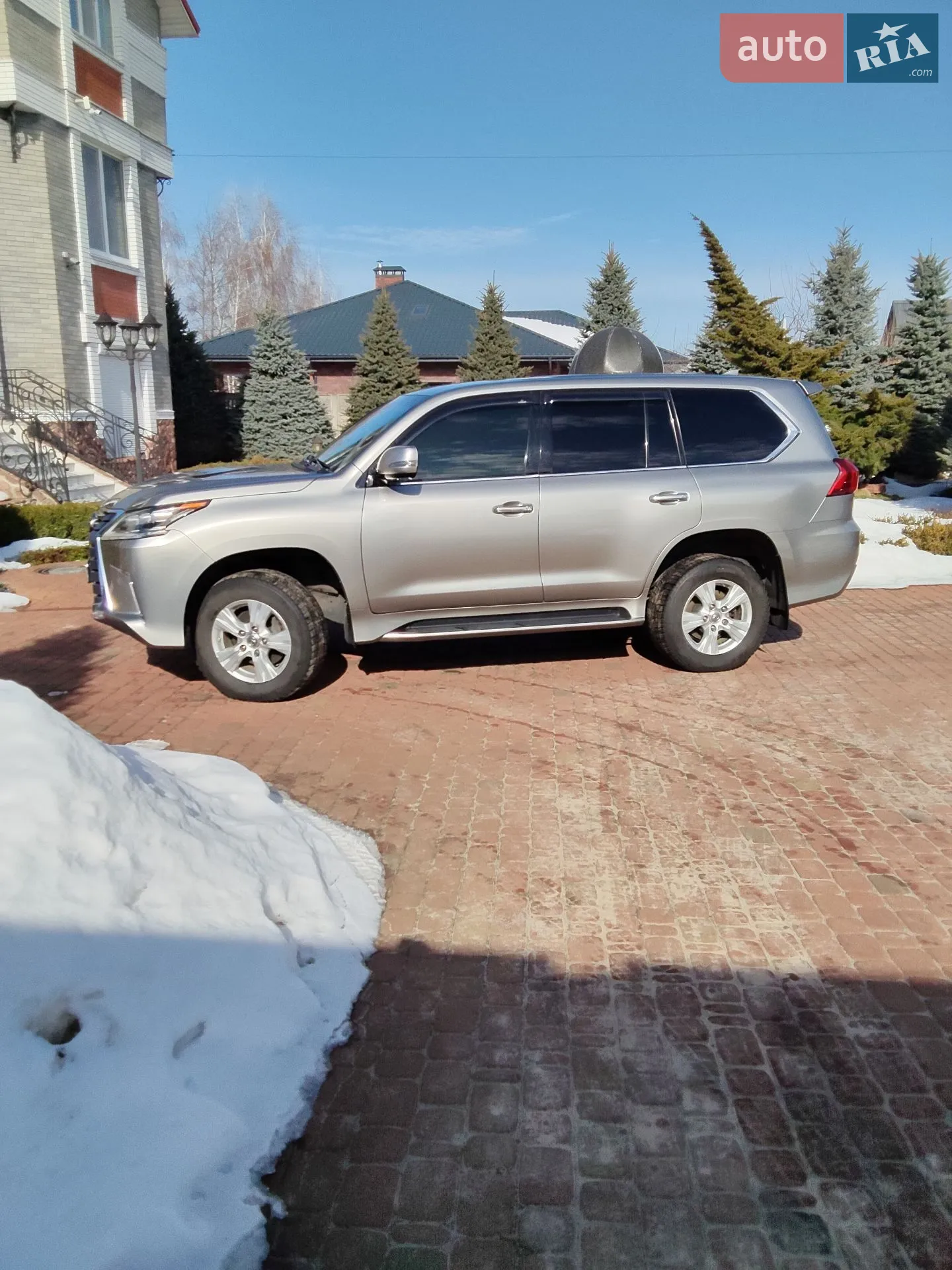 2017 Lexus LX - мініатюра 12