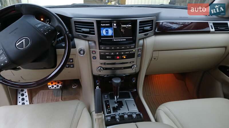 Внедорожник / Кроссовер Lexus LX 2013 в Харькове