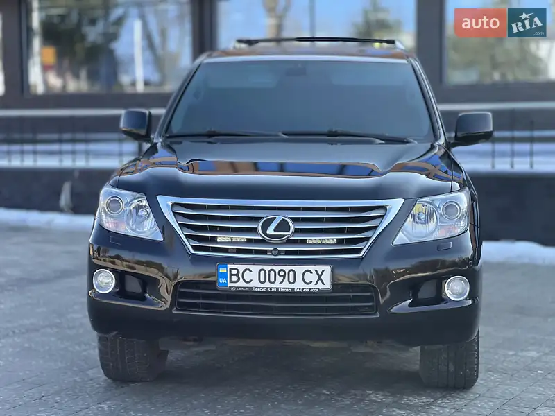 Lexus LX