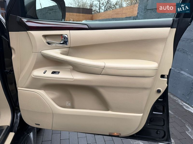 Внедорожник / Кроссовер Lexus LX 2011 в Киеве