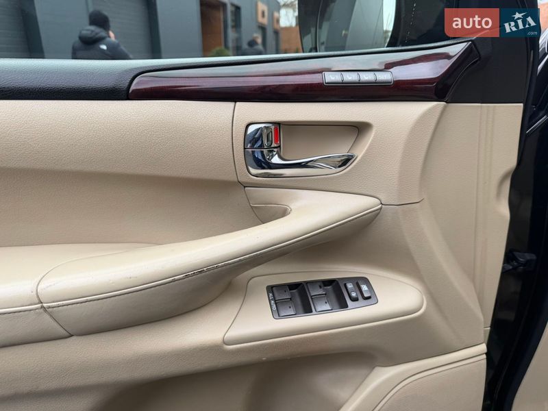 Внедорожник / Кроссовер Lexus LX 2011 в Киеве