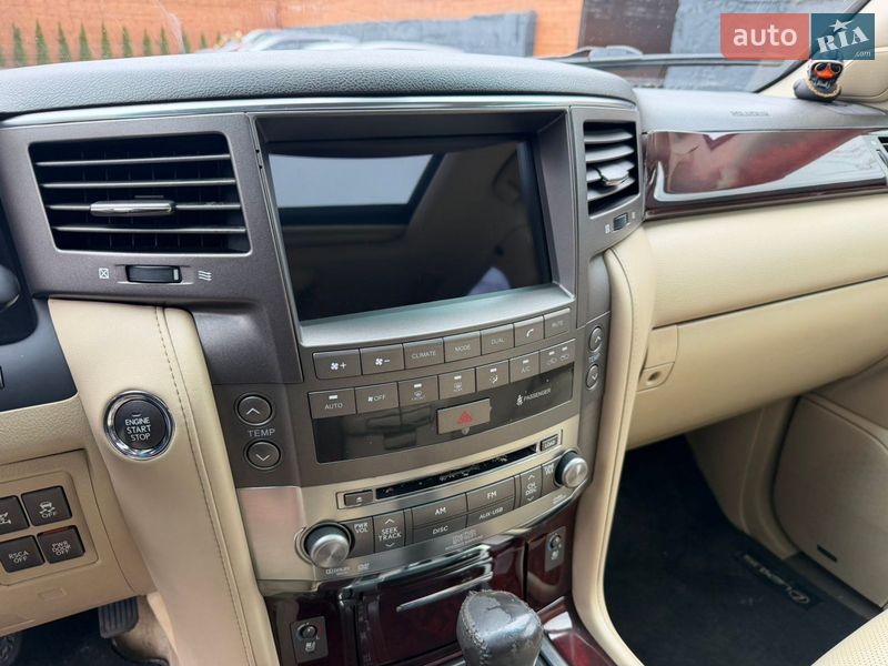 Внедорожник / Кроссовер Lexus LX 2011 в Киеве