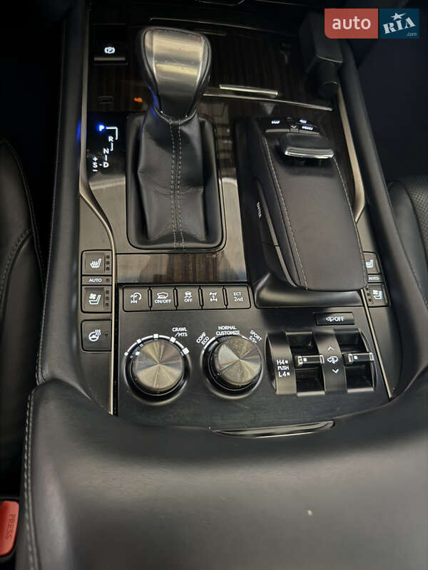 Внедорожник / Кроссовер Lexus LX 2016 в Киеве