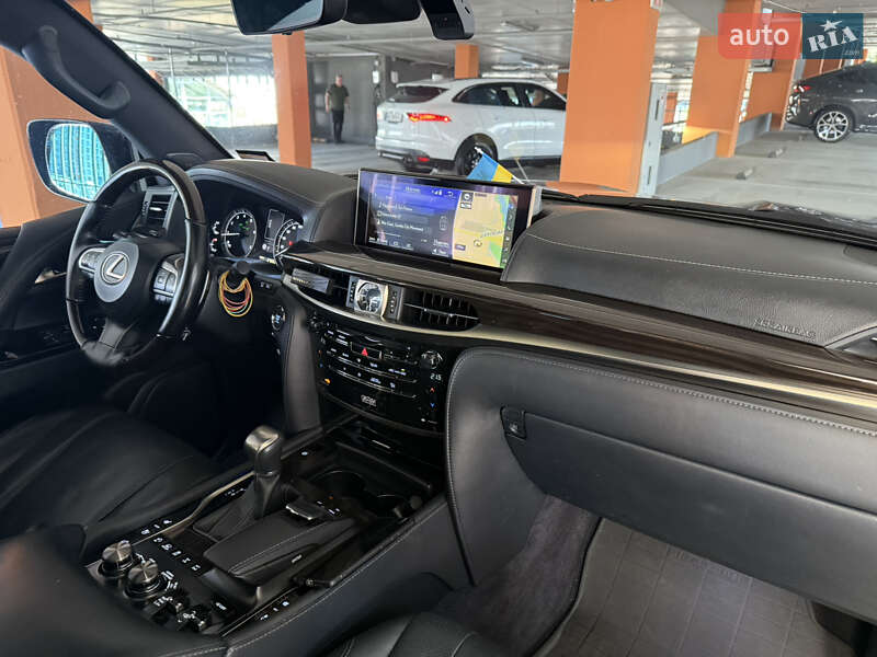 Внедорожник / Кроссовер Lexus LX 2016 в Киеве