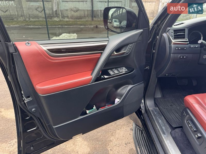 Внедорожник / Кроссовер Lexus LX 2016 в Киеве