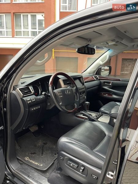 Внедорожник / Кроссовер Lexus LX 2014 в Ивано-Франковске