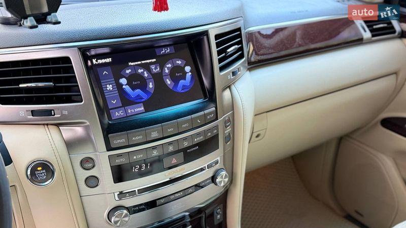 Внедорожник / Кроссовер Lexus LX 2013 в Одессе