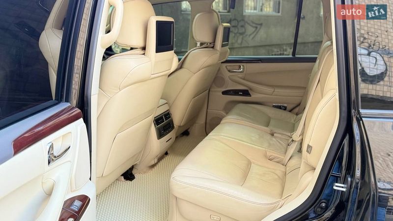 Внедорожник / Кроссовер Lexus LX 2013 в Одессе