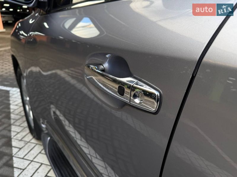 Внедорожник / Кроссовер Lexus LX 2008 в Киеве