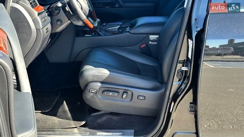 Внедорожник / Кроссовер Lexus LX 2015 в Киеве