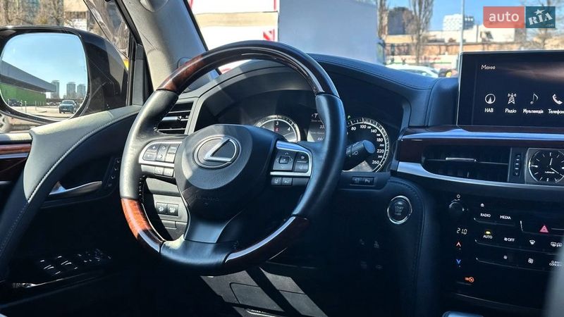 Внедорожник / Кроссовер Lexus LX 2015 в Киеве