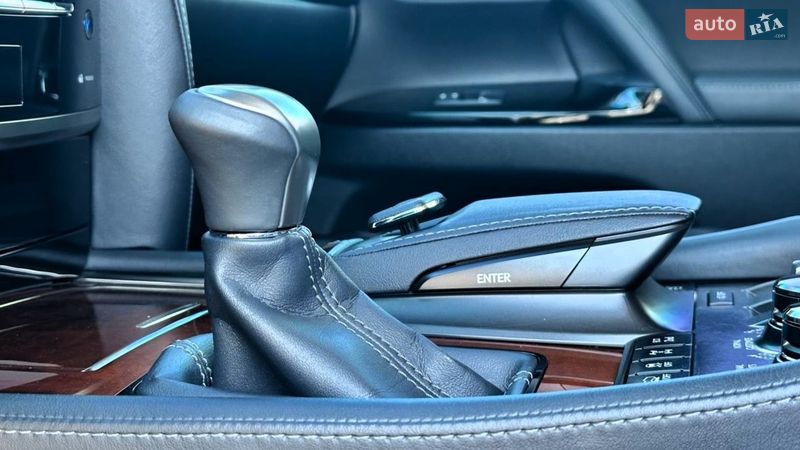 Внедорожник / Кроссовер Lexus LX 2015 в Киеве