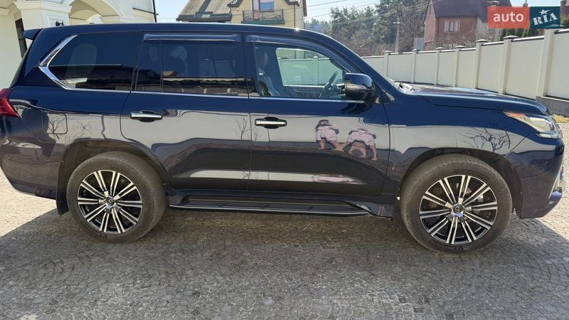 Позашляховик / Кросовер Lexus LX 2016 в Львові