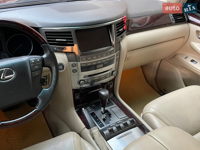 Внедорожник / Кроссовер Lexus LX 2011 в Львове