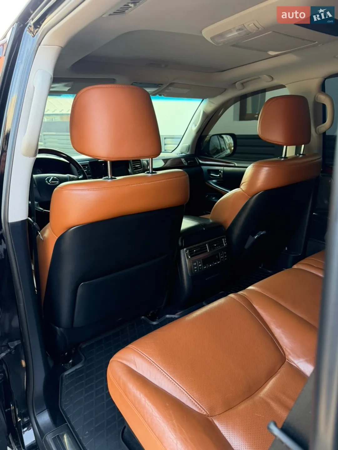 2011 Lexus LX - мініатюра 23