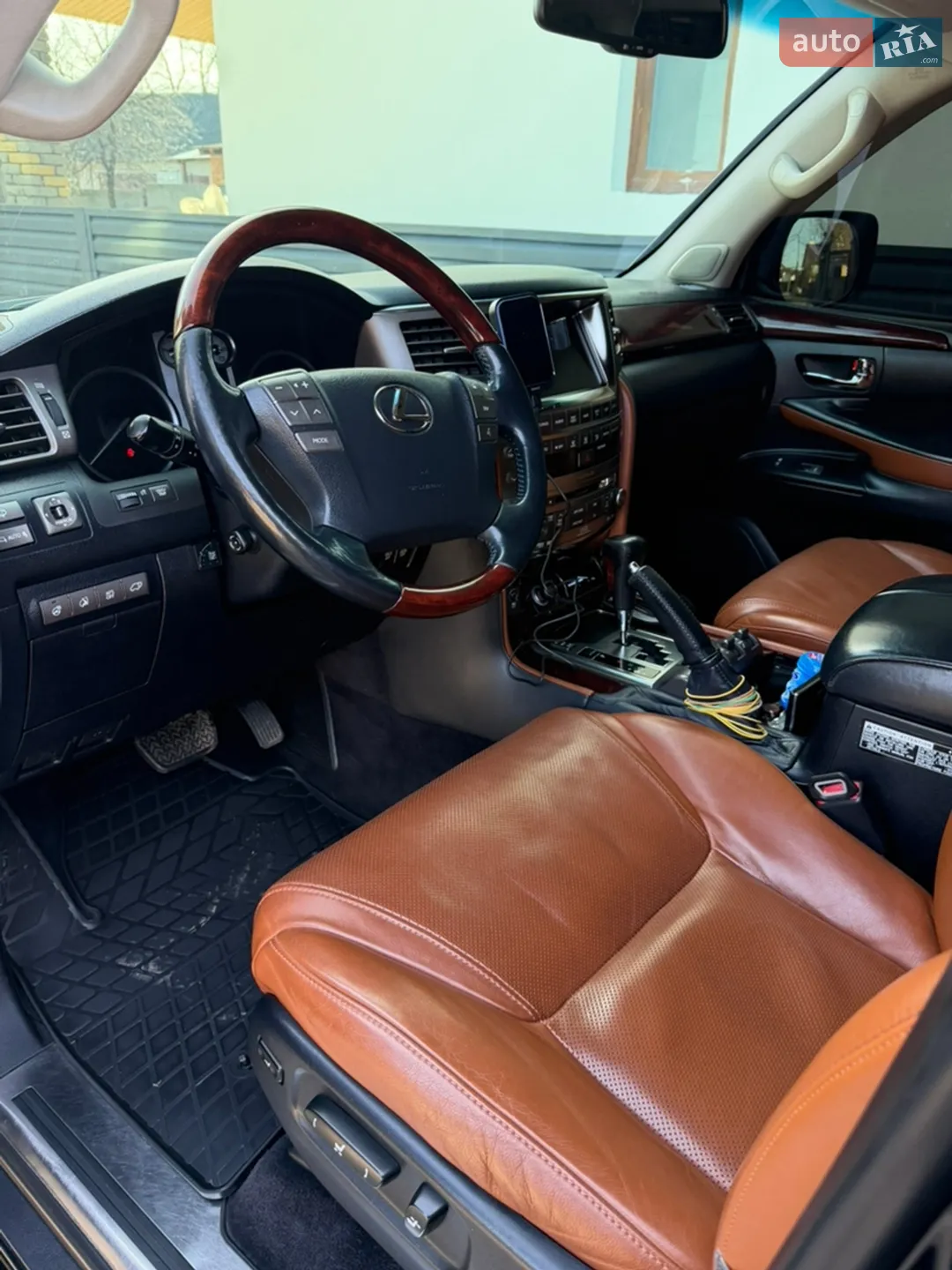 2011 Lexus LX - мініатюра 26