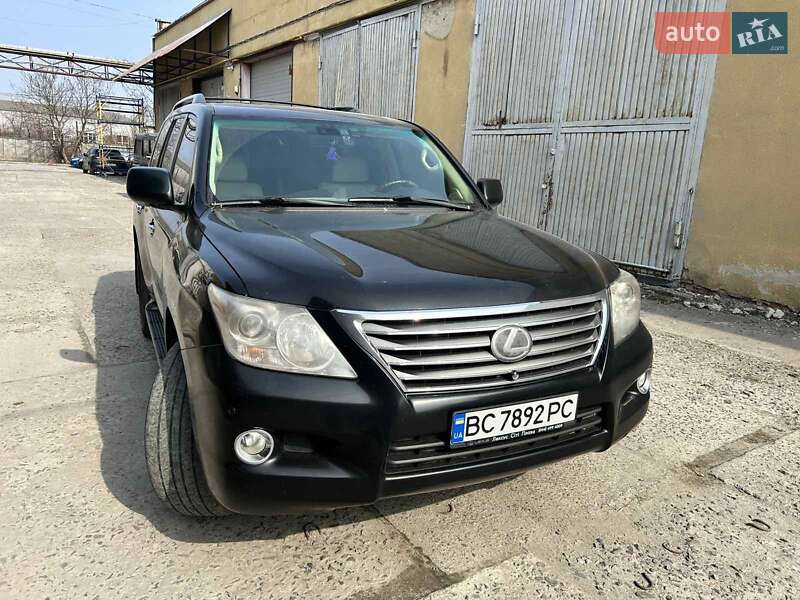 Lexus LX 2010