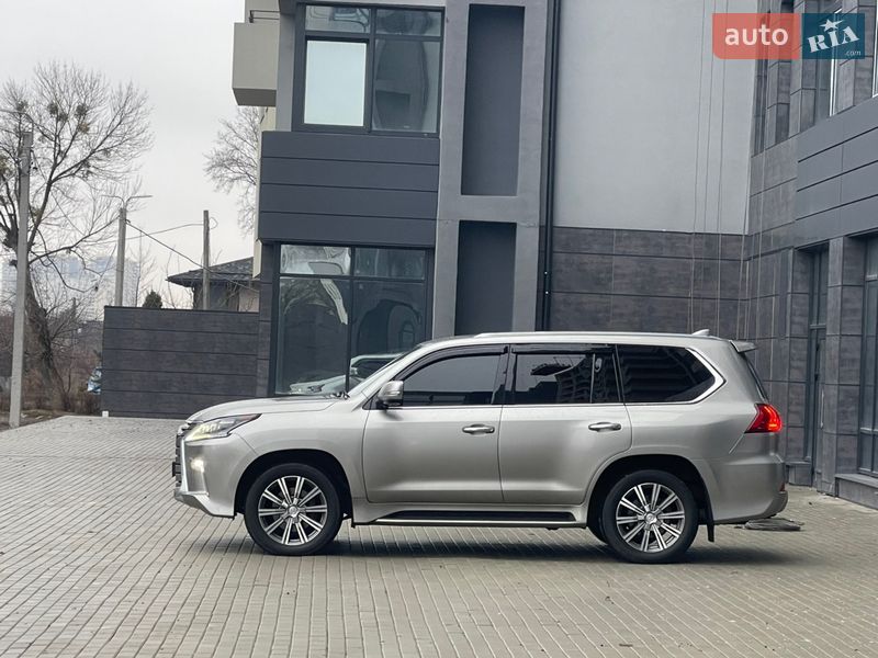 Lexus LX 2019