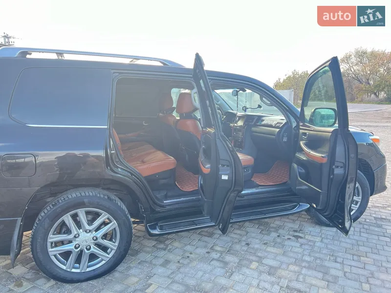 Lexus LX