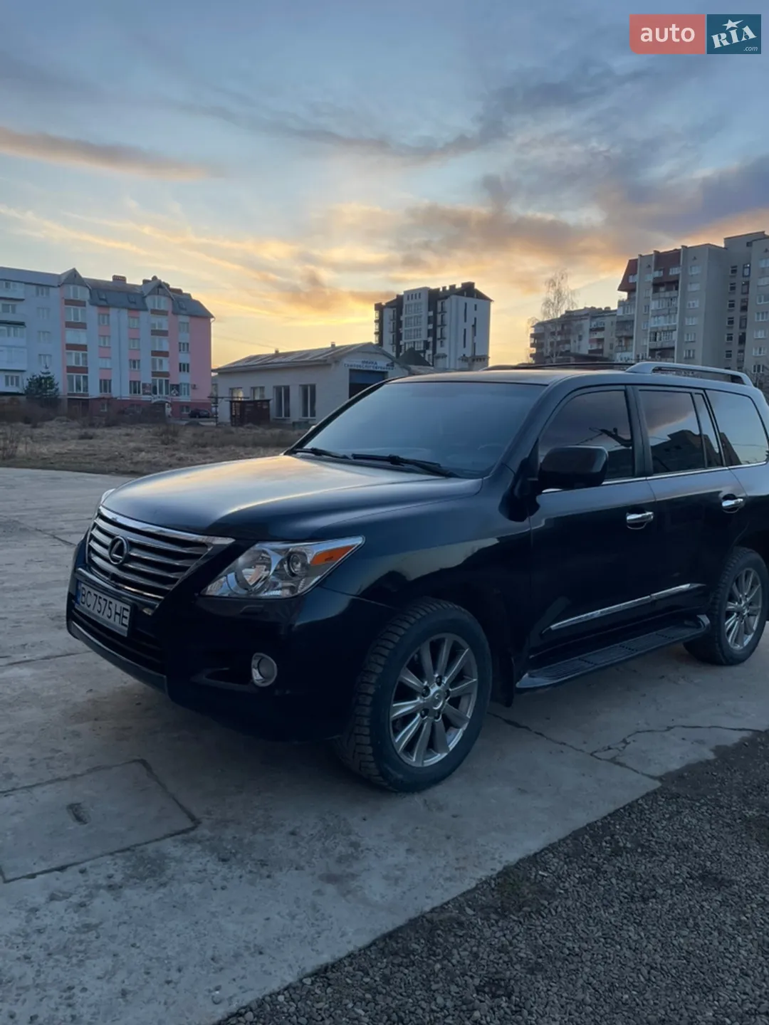 2010 Lexus LX - мініатюра 2