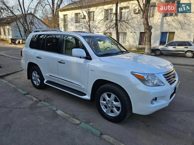 Lexus LX 2008