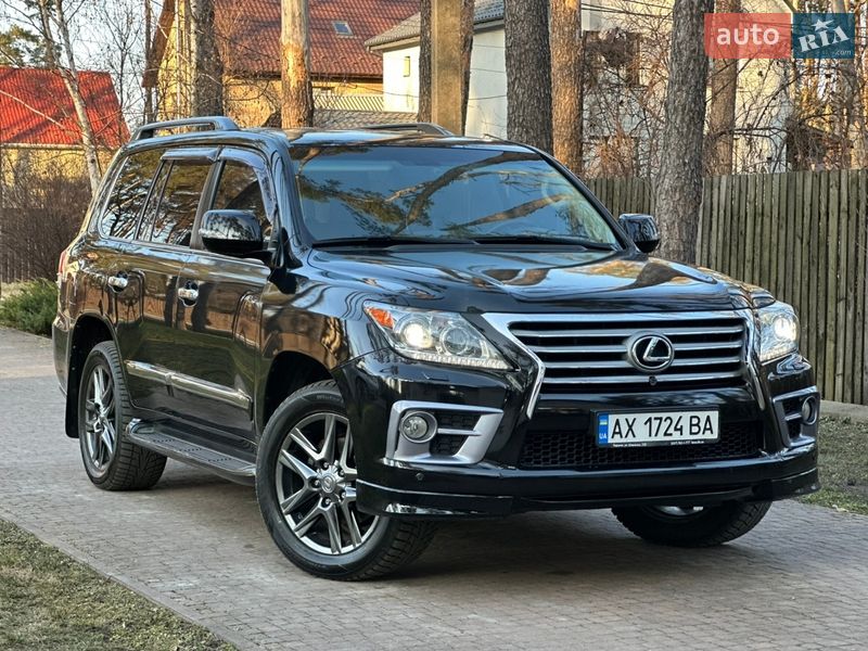 Внедорожник / Кроссовер Lexus LX 2013 в Киеве