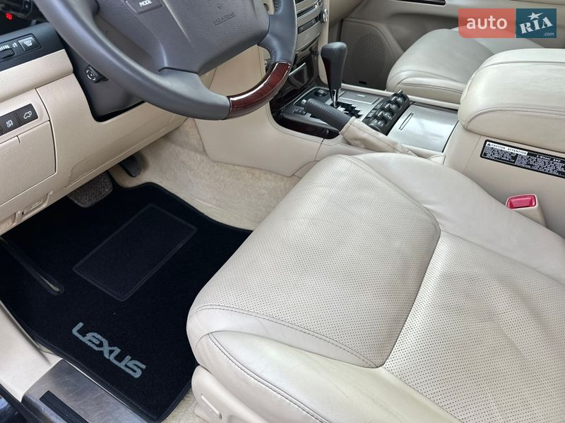 Внедорожник / Кроссовер Lexus LX 2013 в Киеве