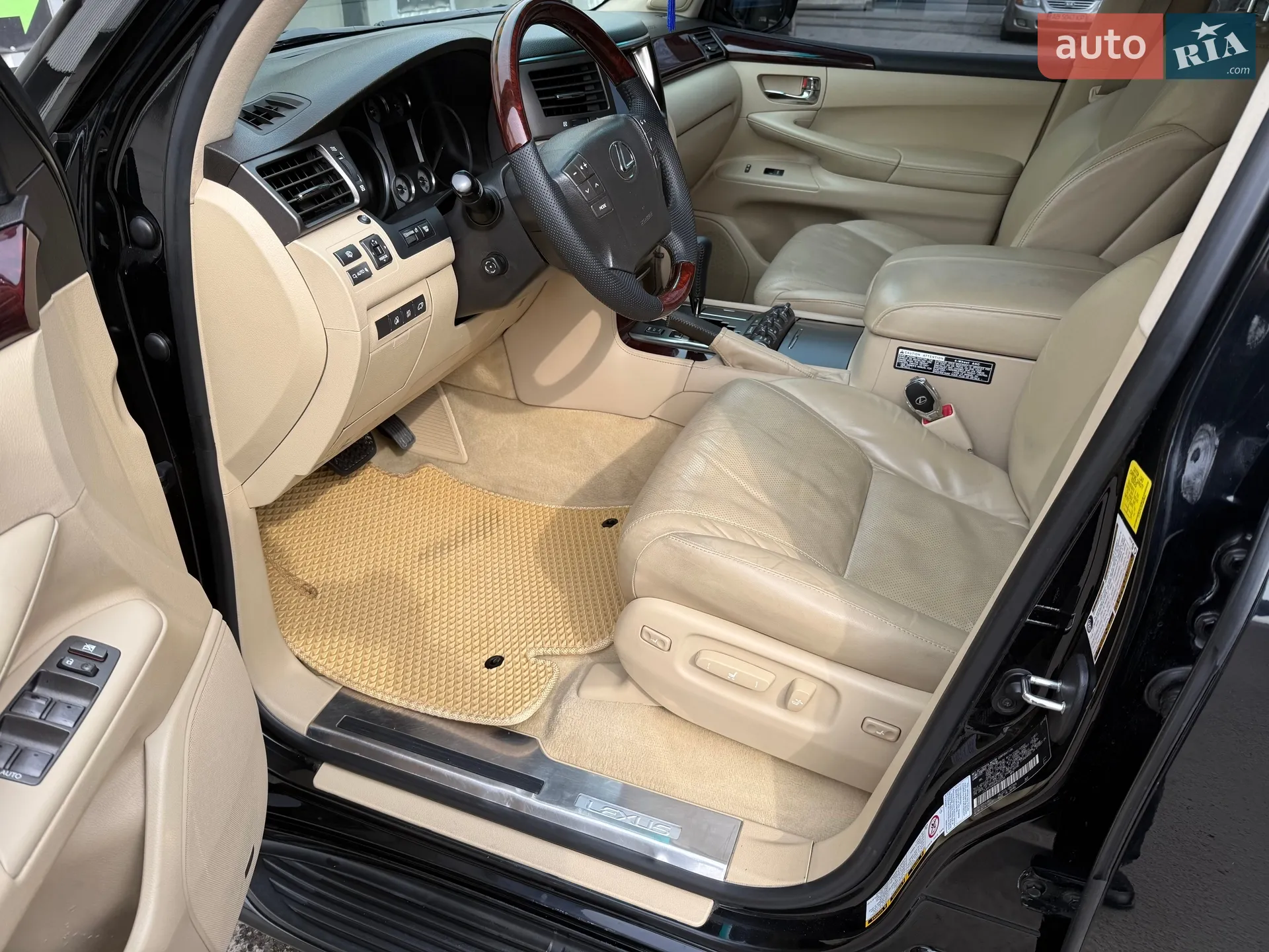 2010 Lexus LX - мініатюра 11