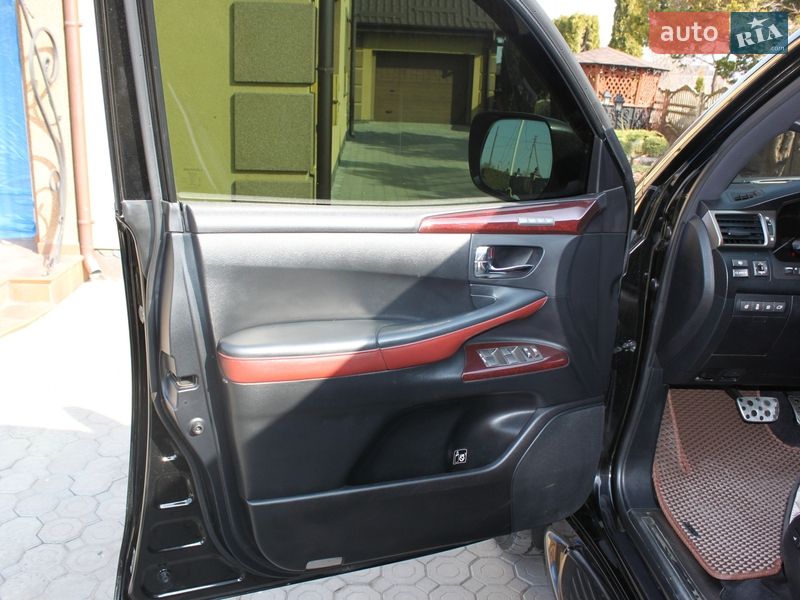 Внедорожник / Кроссовер Lexus LX 2014 в Луцке